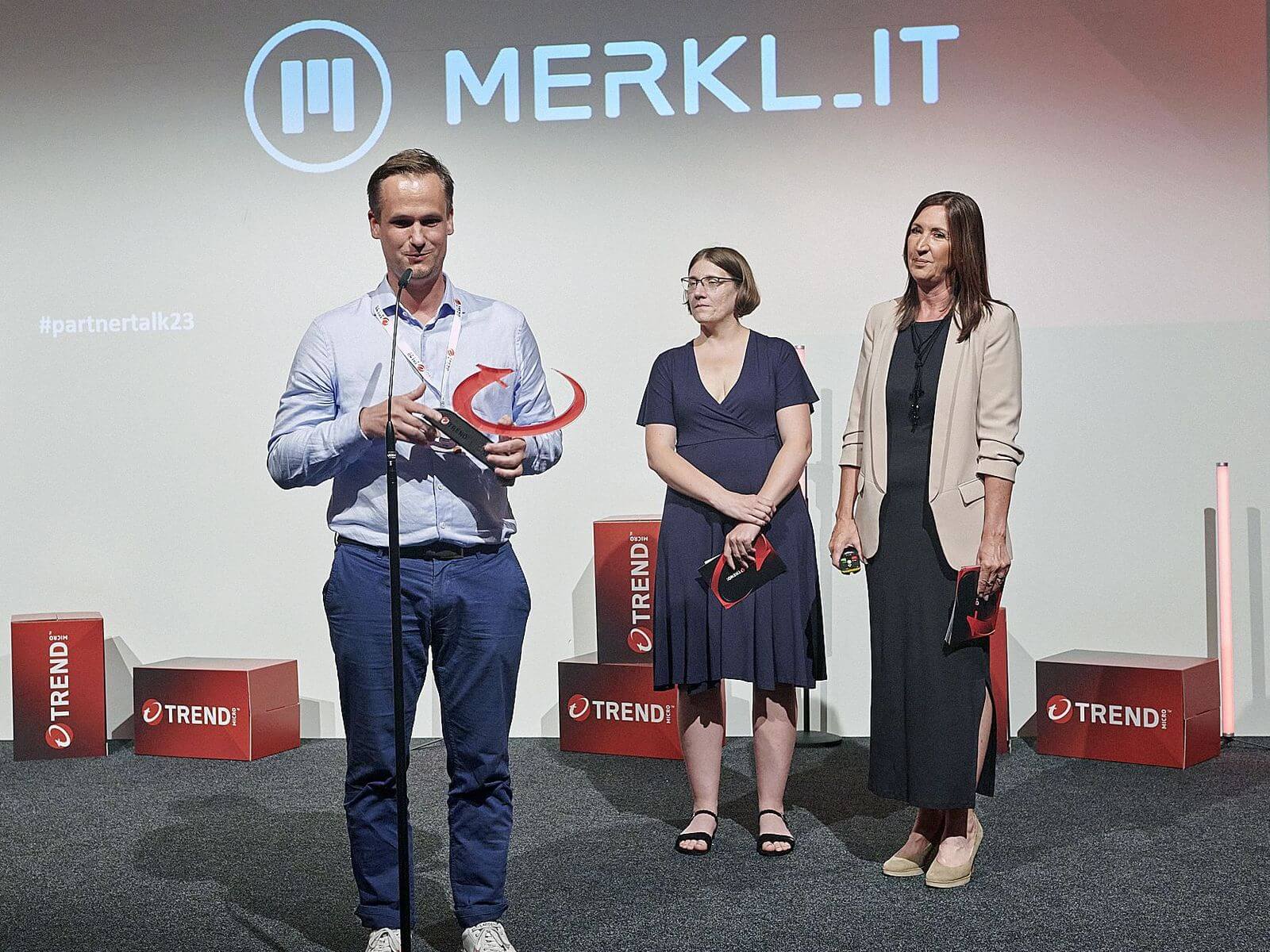 Maximilian Merkl bei der Preisverleihung von Trend Micro